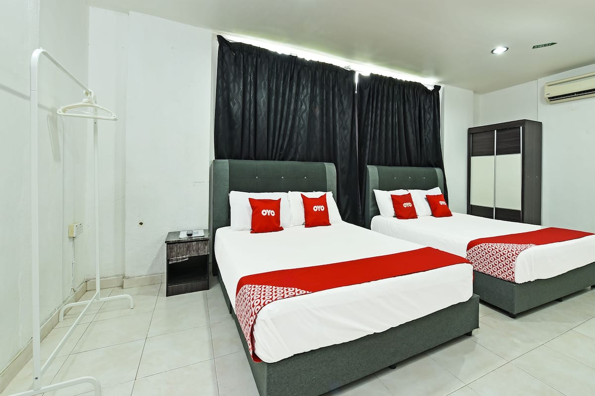 Family Suite | 1 bedroom, desk, free WiFi, bed sheets