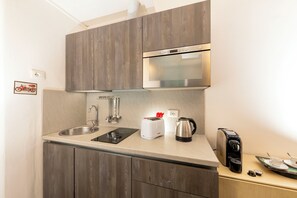 Deluxe Apartment | Private kitchenette