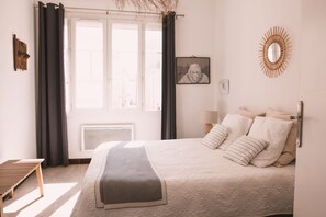 4 bedrooms, iron/ironing board, travel cot, free WiFi