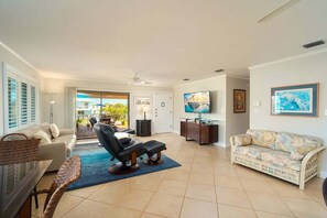 TV, offices - Tarpon Tales | Fantastic boating, pet-friendly (Big Pine Key)