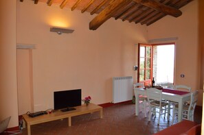 Apartment, 3 Bedrooms, Smoking, Patio | Living area
