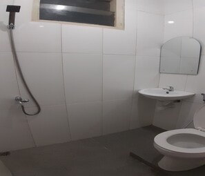 Camera Superior | Bagno | Doccia, pantofole, asciugamani