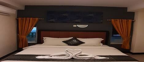 Desk, free WiFi, bed sheets