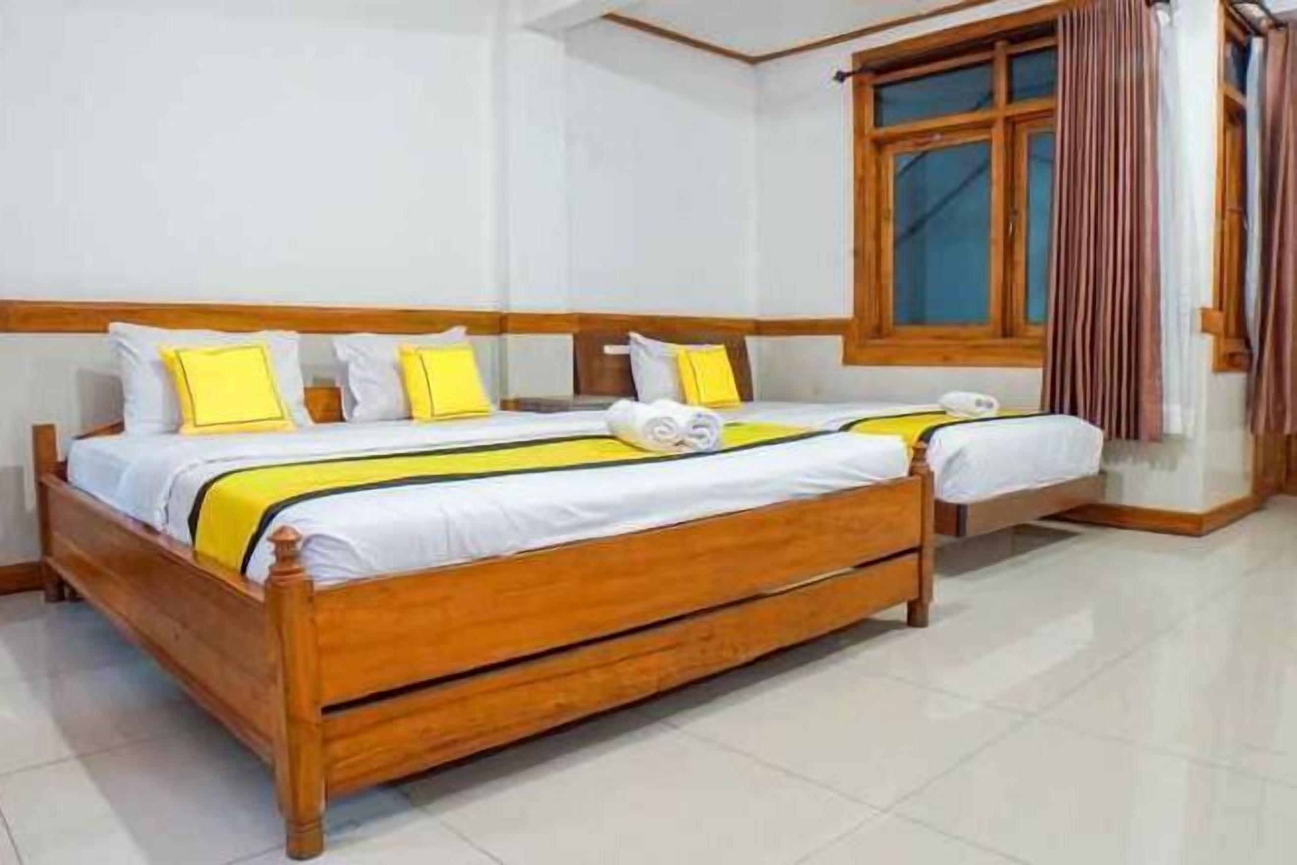 Free WiFi, bed sheets