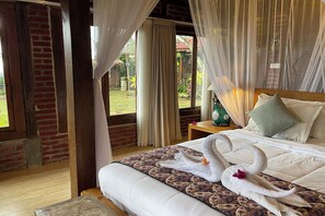 1 Bedroom Villa Glass Wooden House | 1 bedroom, in-room safe, bed sheets - KTS - Kubu Tepi Sawah (Pupuan)