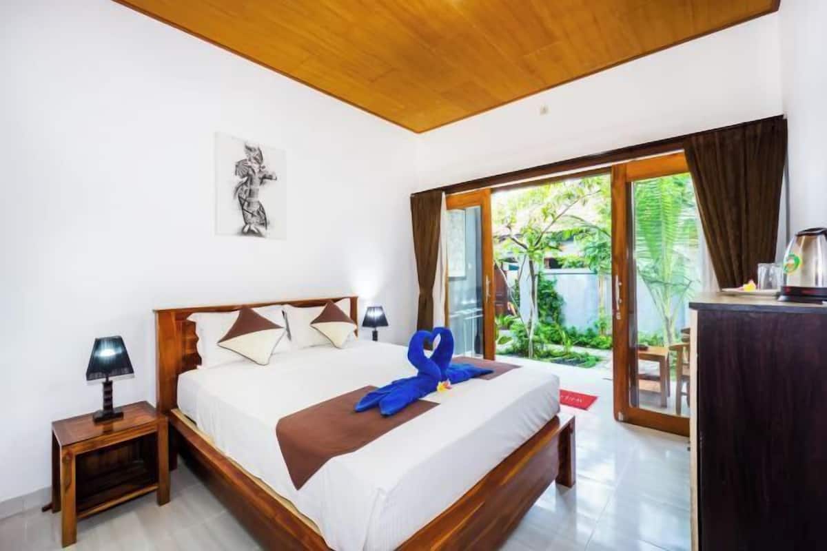 Escrivaninha, Wi-Fi de cortesia, roupa de cama