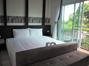 Deluxe Double Room | Desk, free WiFi, bed sheets - The Resort Romklao (Bangkok)
