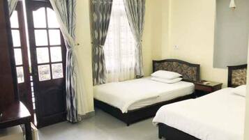 Skrivebord, gratis Wi-Fi, sengetøj