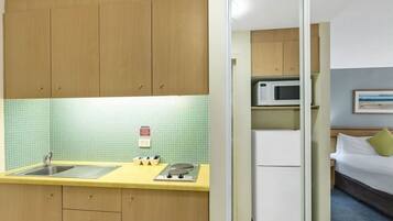 Kjøleskap, ovn og brødrister