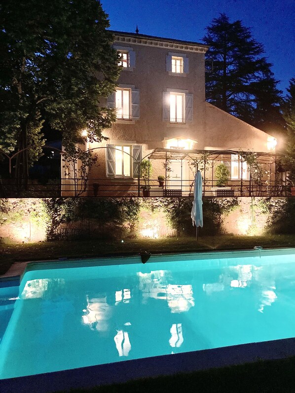 Piscine extérieure, piscine chauffée