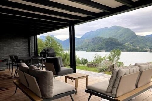 Talloires Lakehouse Lower Apartment