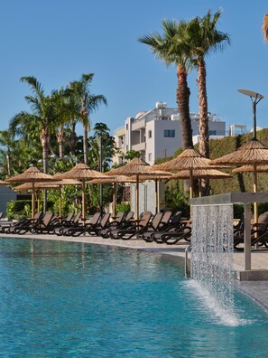 Indoor pool, seasonal outdoor pool - Atlantica Oasis (Limassol)