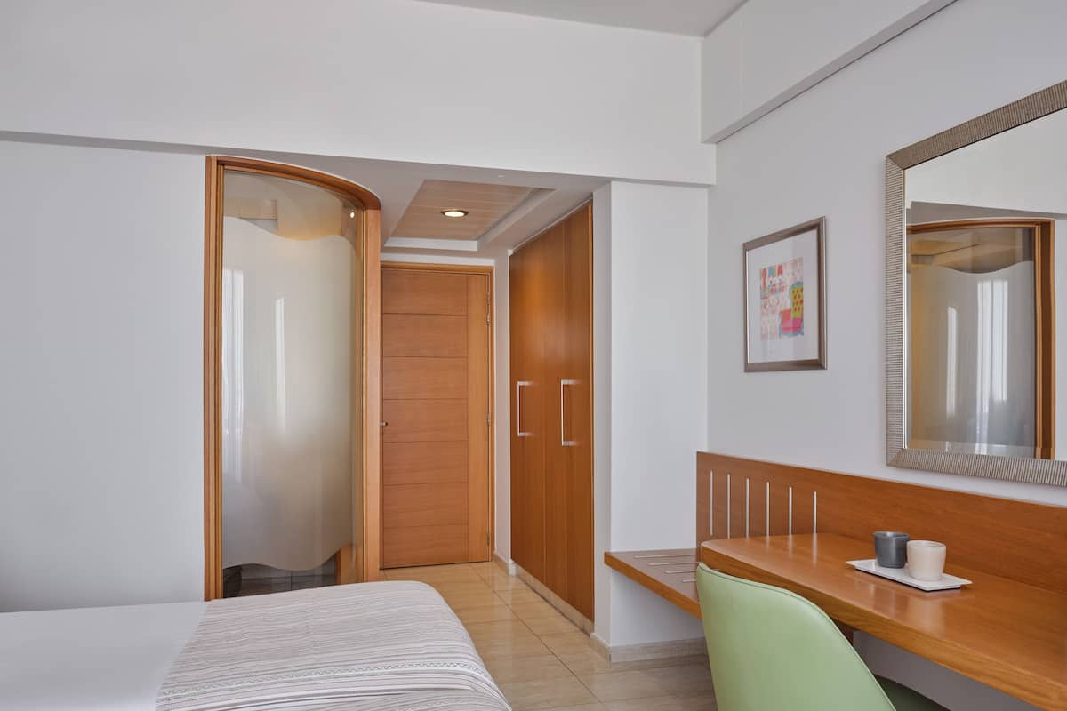 房內夾萬、遮光窗簾/窗簾、隔音、熨斗/熨衫板