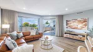 Smart TV, Netflix, streaming services