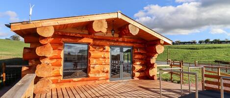 المنطقة المحيطة بالمنشأة