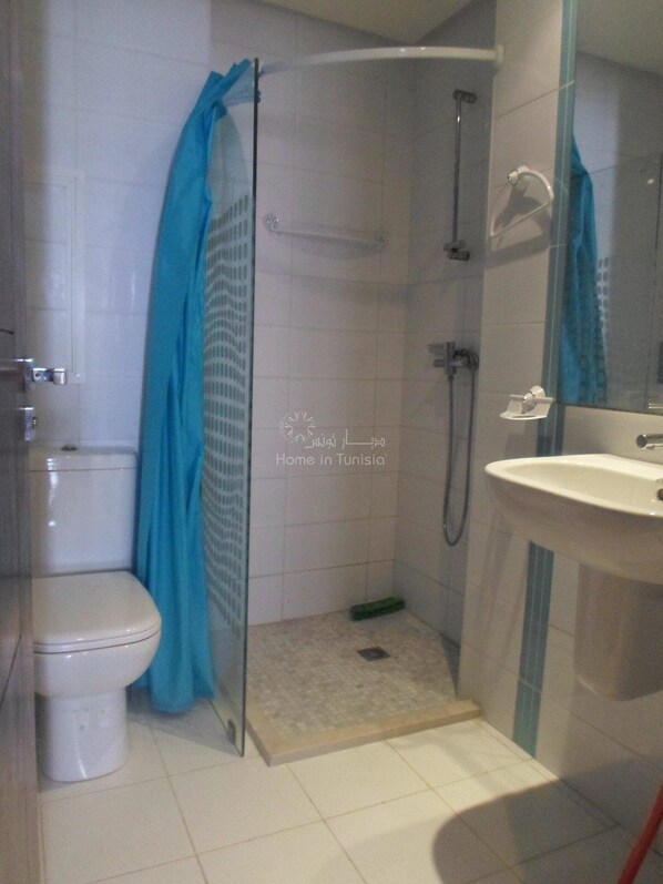 Shower - Apartment s+2 Menchia hammem sousse (sousse)