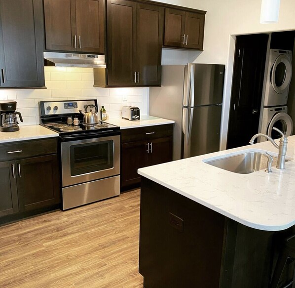 Private kitchen - Chalet Suite 301 at Granby Dairy Suites (Granby)