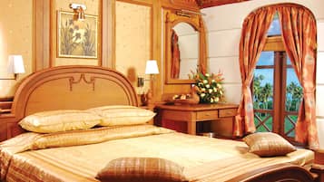 家庭客房 (2-bedroom Houseboat) | 2 間睡房、書桌、遮光窗簾/窗簾、床單