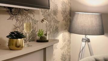 Apartment, Multiple Beds | 3 bedrooms, iron/ironing board, free WiFi, bed sheets
