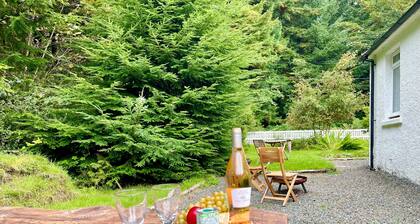 Nursery Cottage - Benmore - woodland setting, sleeps 4 guests