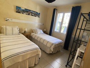 2 chambres, fer et planche à repasser, lit parapluie, Wi-Fi gratuit