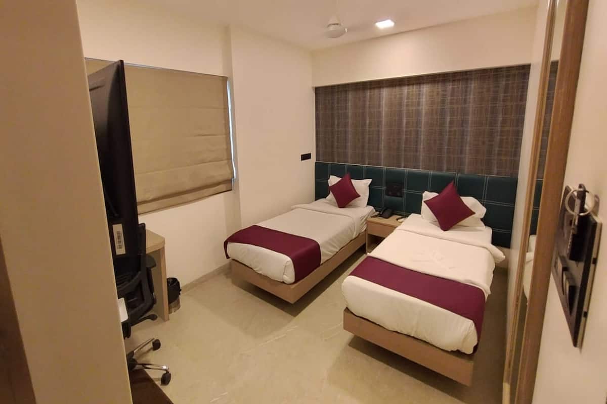 Classic Twin Room | Premium bedding, desk, free WiFi, bed sheets