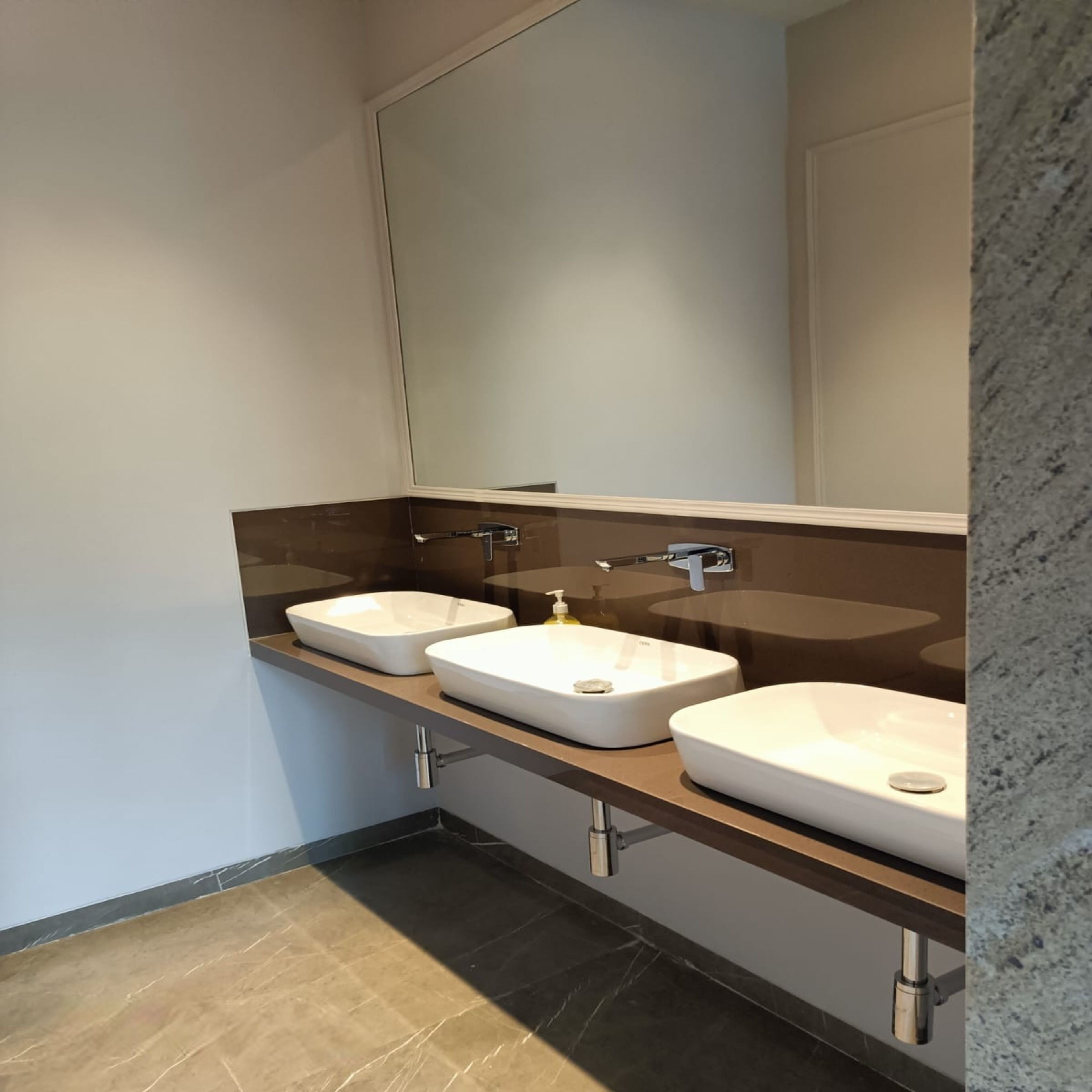 Foto - J Hotel and Banquets