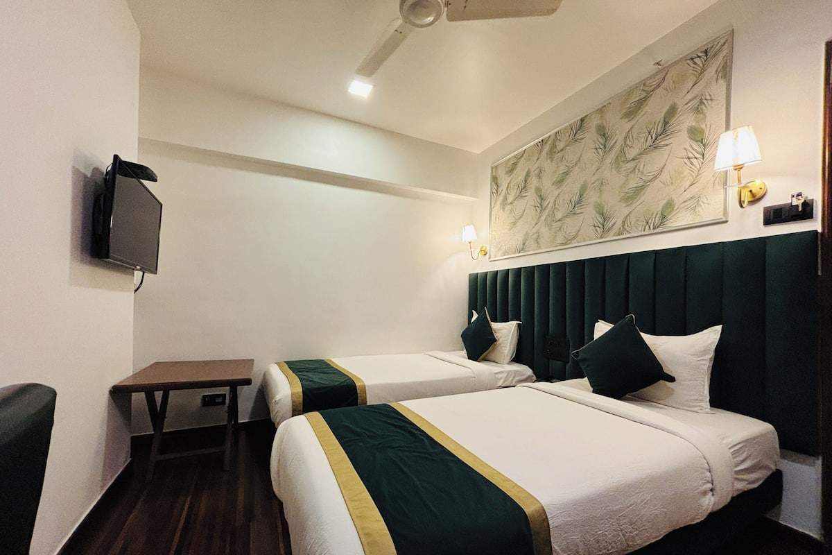 Deluxe Twin Room | Premium bedding, desk, free WiFi, bed sheets