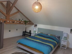 2 bedrooms, iron/ironing board, free WiFi