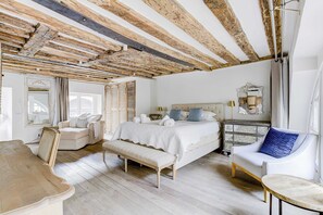 2 Schlafzimmer, Schreibtisch, Bügeleisen/Bügelbrett, WLAN