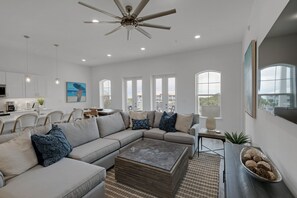 TV - GULF PLACE-STUNNING CONDO OFF 30A!! 3 BED/3 BATH!! SLEEPS 6!! (Santa Rosa Beach)