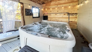 室內 SPA 浴池