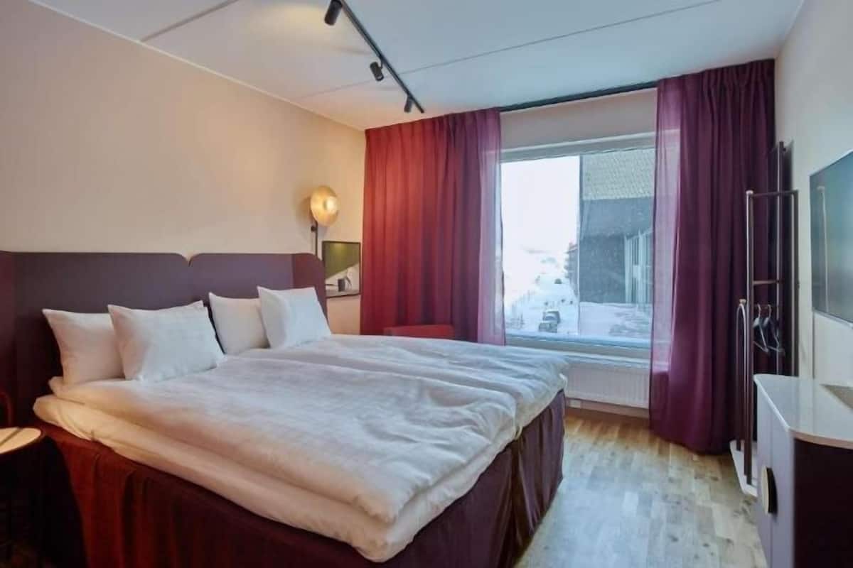 1 quarto, cofres nos quartos, escrivaninha, Wi-Fi de cortesia