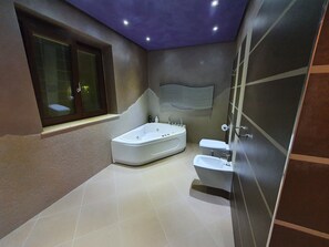 Room, 1 Bedroom, Smoking, Balcony | Bathroom | Free toiletries, hair dryer, bathrobes, towels - Room in B&B - Eden Relax Improves Life (Termoli)