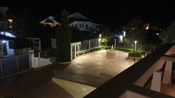 Zimmer, 1 Schlafzimmer, Raucher, Balkon | Parkplätze | Begrenzte Parkplätze