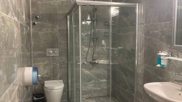 Standard Room | Bathroom | Towels