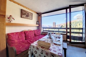 تناول الطعام