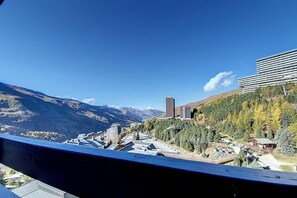 Property grounds - 100m from ski slopes, 8th floor, balcony, tv, ski locker, 30m², Les Menuires (Les Menuires)