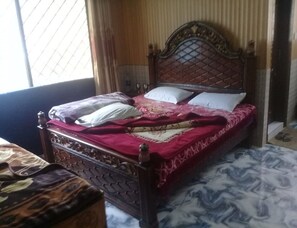 Habitació triple estàndard | Wifi gratuïta i roba de llit 