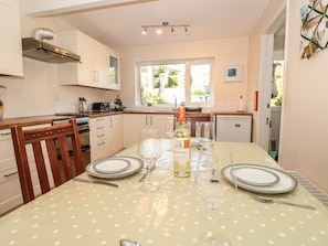 Cottage | Private kitchen | Fridge, dishwasher, electric kettle, toaster