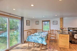 Dining - 'Aunt Al's Place' Home on Canandaigua Lake w/ Deck (Middlesex)