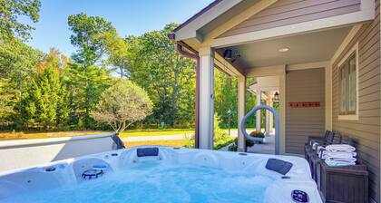 1 Mi to Okemo Mtn Resort: Ludlow Home w/ Hot Tub