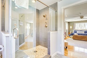 Free toiletries, hair dryer, towels - 1 Mi to Okemo Mtn Resort: Ludlow Home w/ Hot Tub (Ludlow)