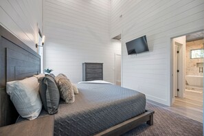 5 bedrooms, internet, bed sheets
