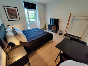 2 slaapkamers, een strijkplank/strijkijzer, gratis wifi, beddengoed