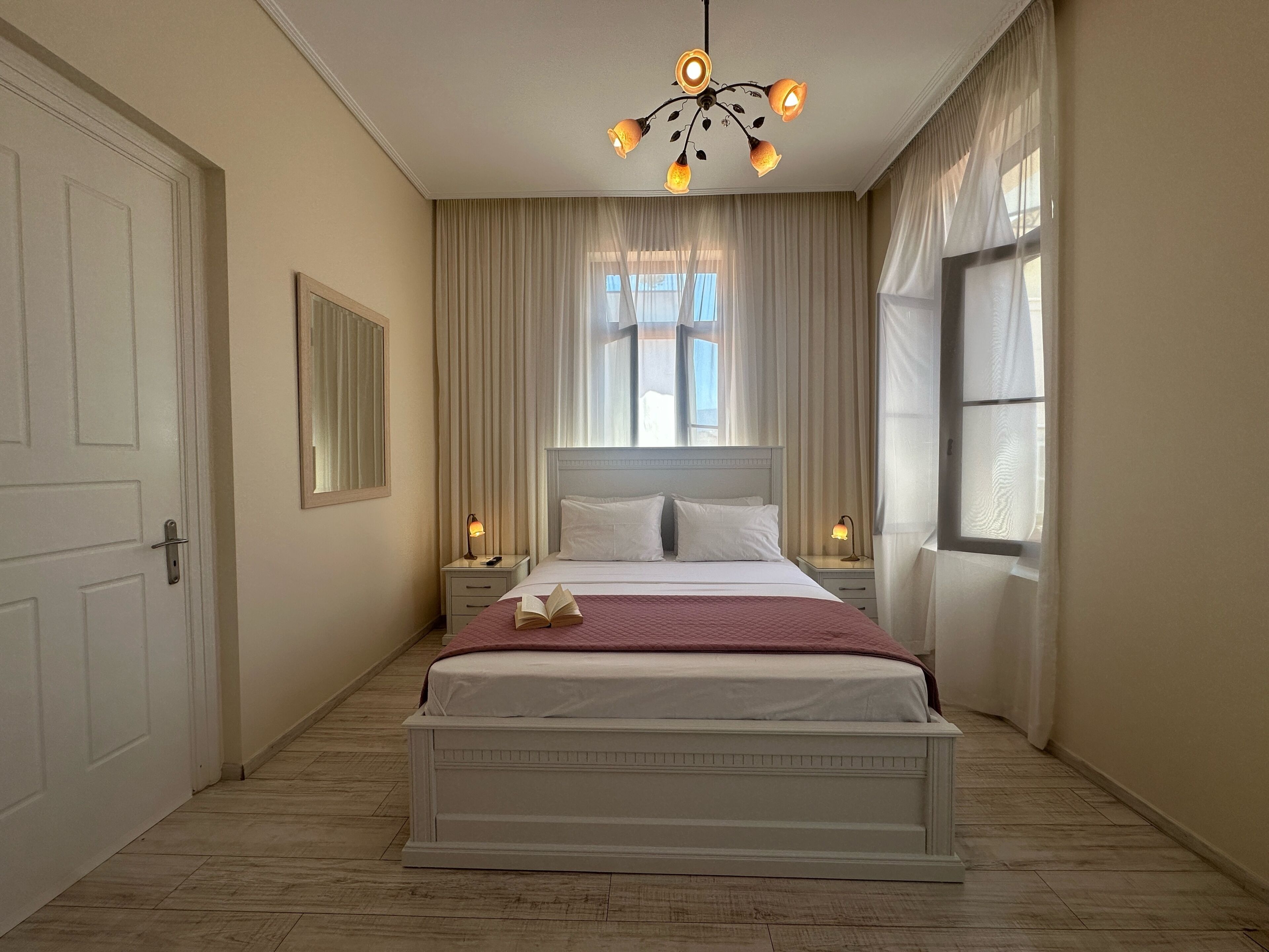 Junior Studio Suite | Egyptian cotton sheets, premium bedding, memory foam beds, minibar