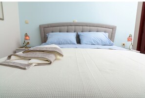 Egyptian cotton sheets, premium bedding, memory-foam beds, minibar