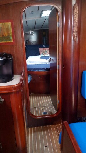 3 عدّة غرف نوم وواي فاي وملاءات أسرّة