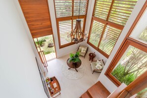 House | Living area | 32-inch TV with cable channels - PF13 Casa 05 Suítes - Praia do Forte (Mata de São João)