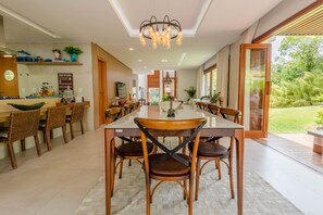 House | Dining room - PF13 Casa 05 Suítes - Praia do Forte (Mata de São João)